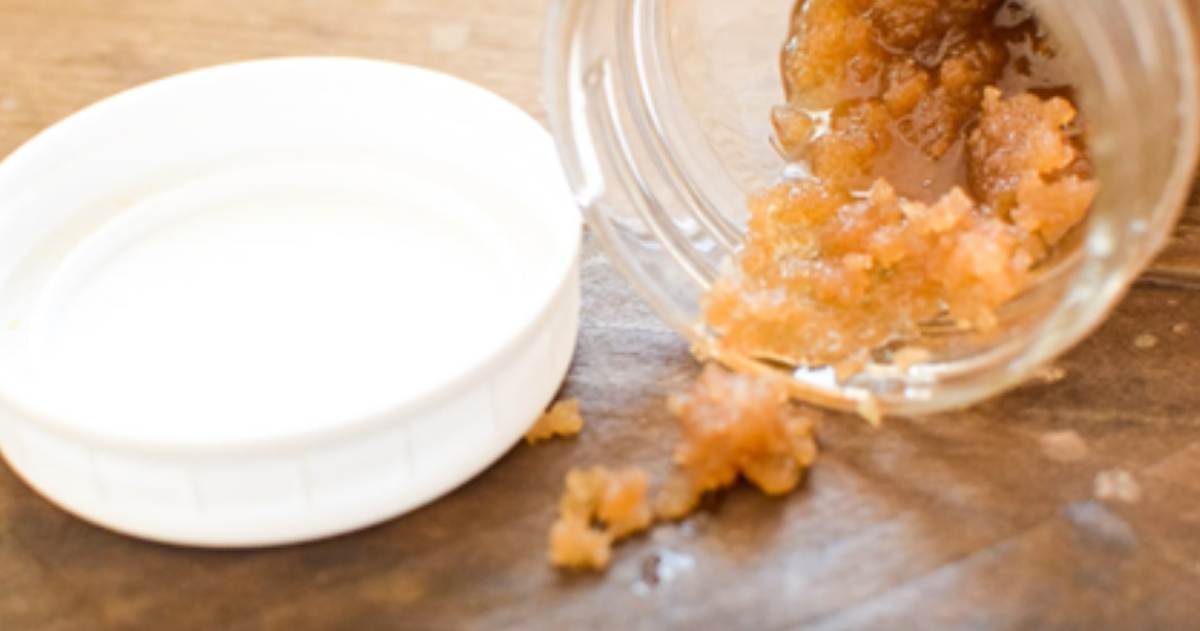 Do You Use Sugar Scrub Before or After Shaving