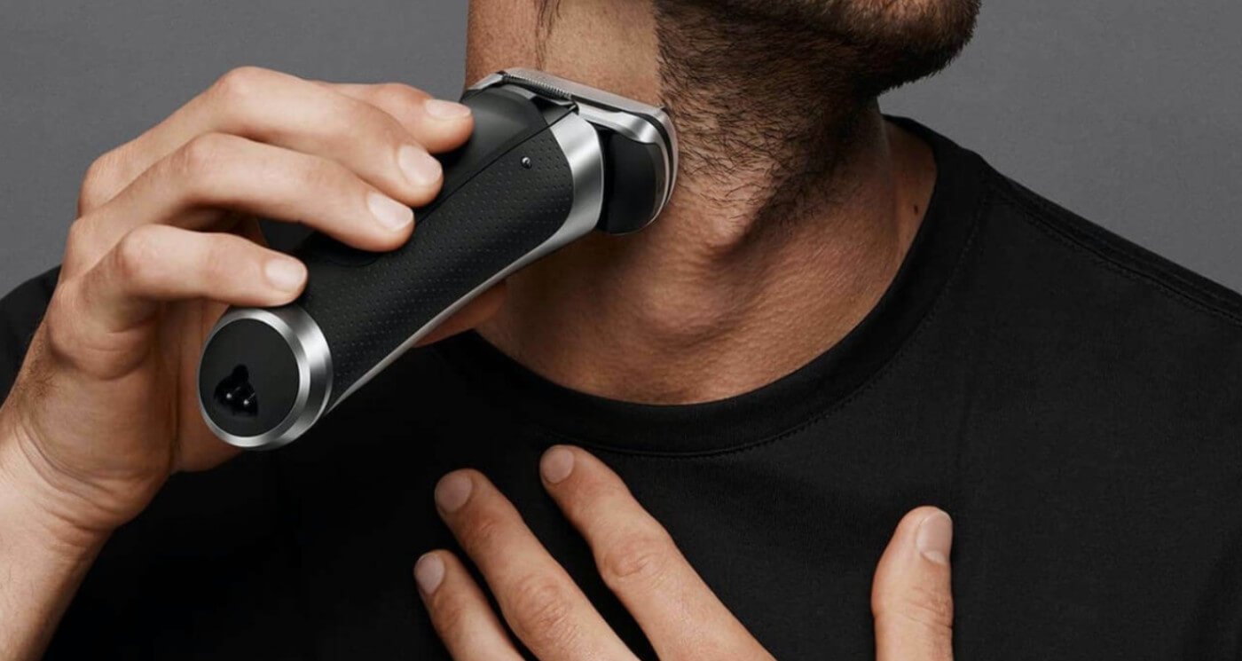 How to Shave with an Electric Razor? (the Detail Guide)